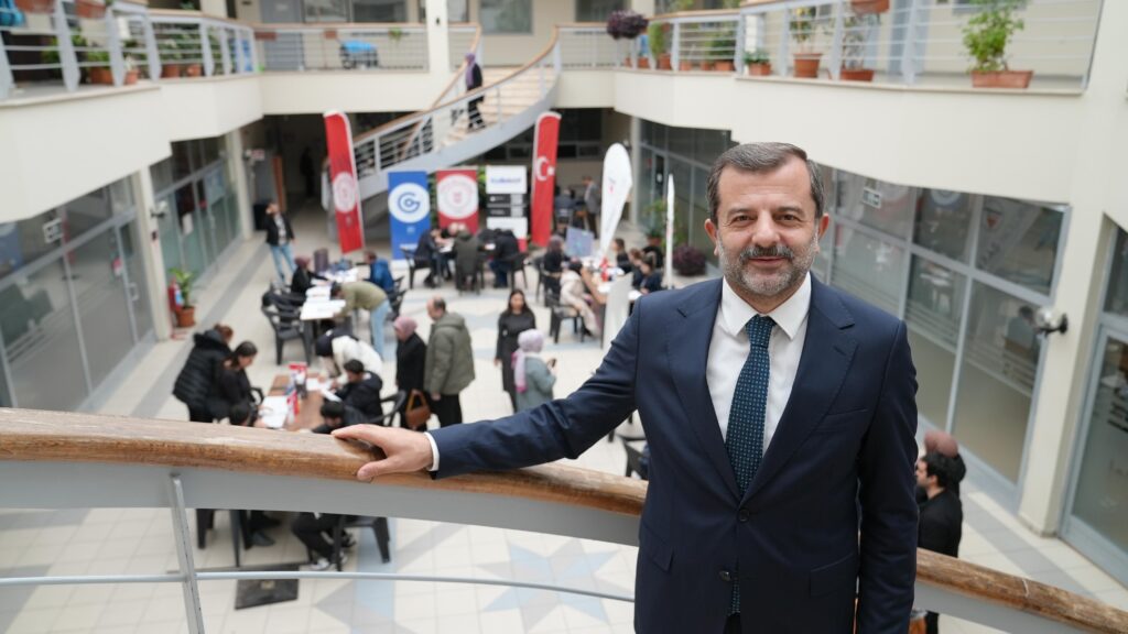 Gürsuda 5 Yılda 4 Bin Vatandaş İş Sahibi Oldu